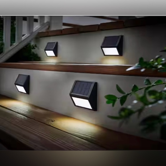 4 Pack SOLAR STEP STAIR LIGHTS Black 
Weather resistant 10 lumen Hampton Bay - Picture 2 of 6